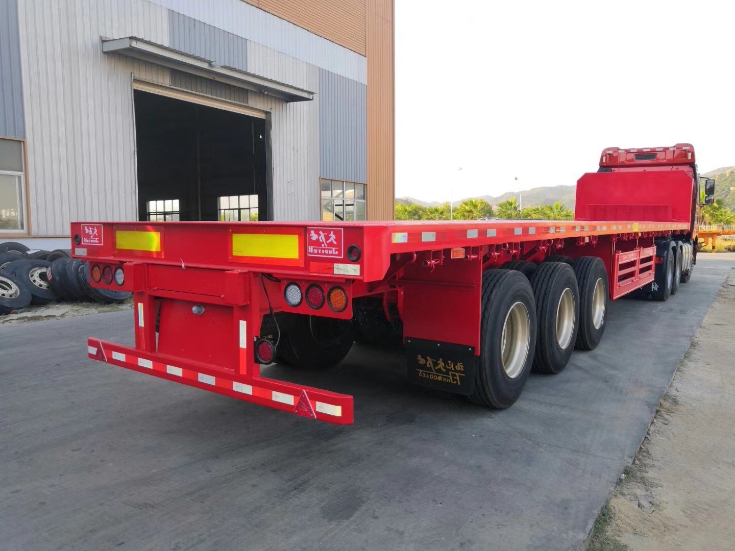 40FT/45FT Flatbed Container Chassis Semi Trailer Truck Trailer Tractor Trailer