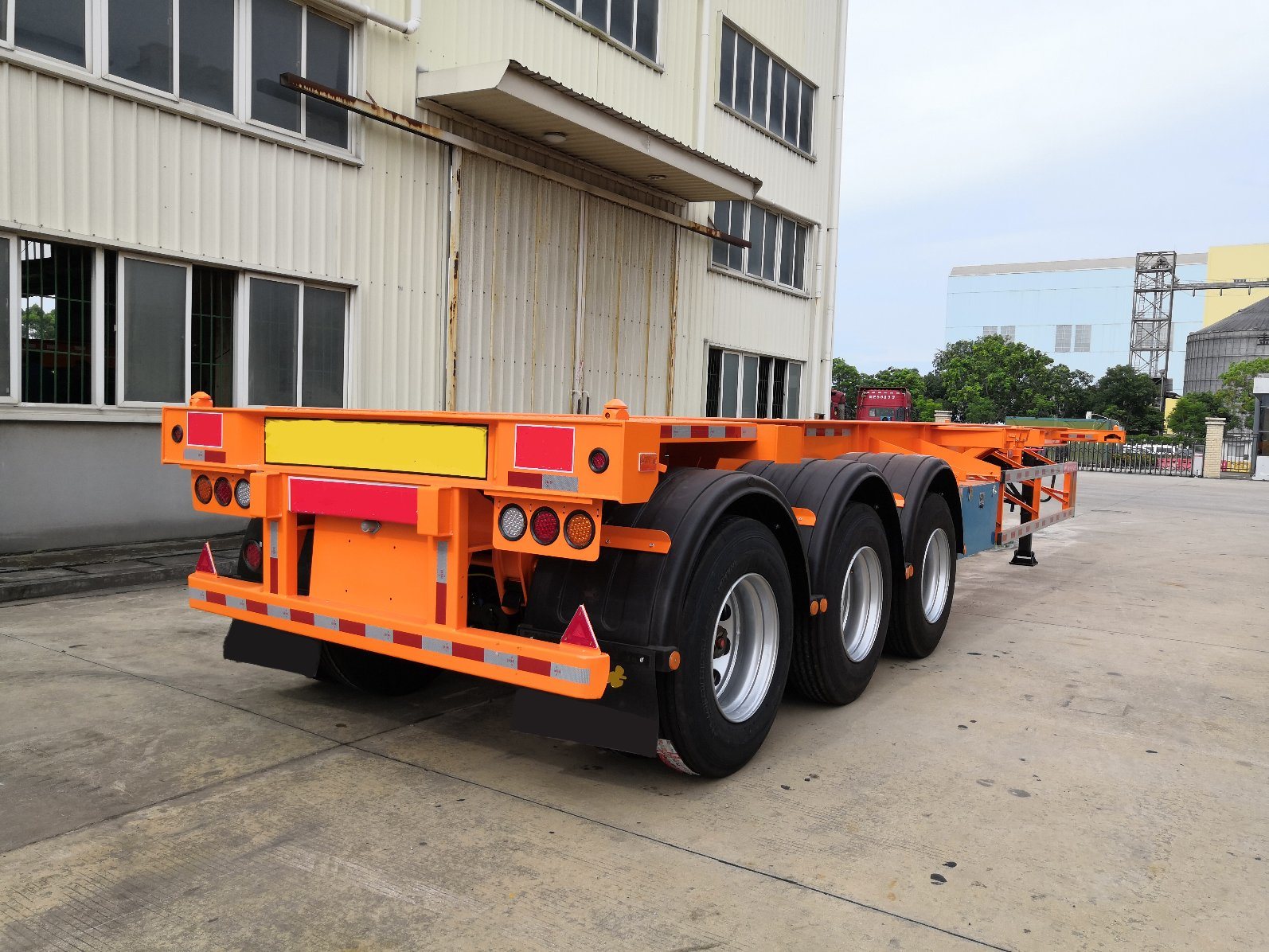 40FT 3 Axle Customized Heavy Duty Container Chassis Skeleton Semi Trailer