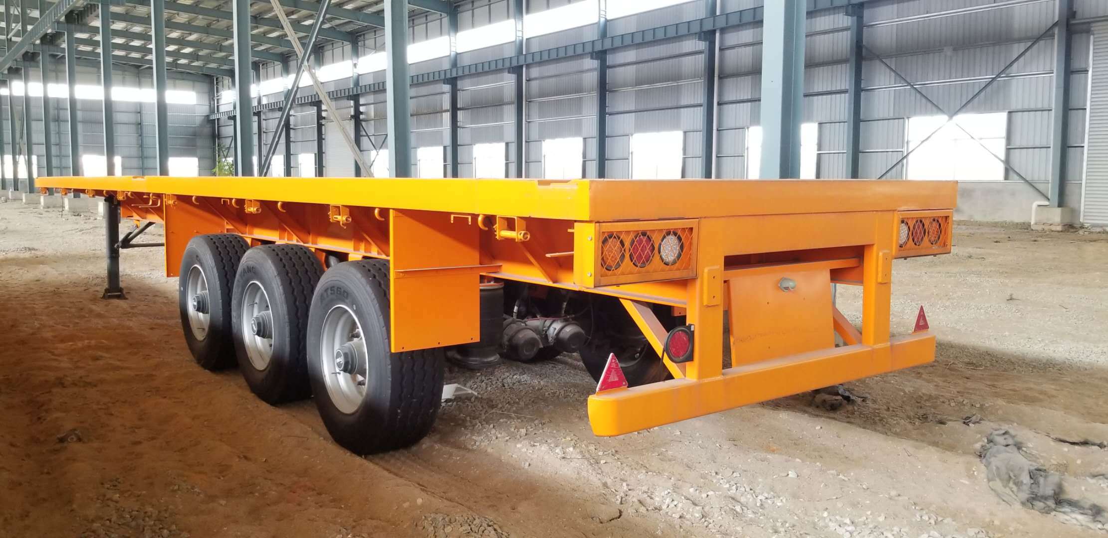 Hot Product 12.4m Flatbed Semi Trailer with 3-Axle