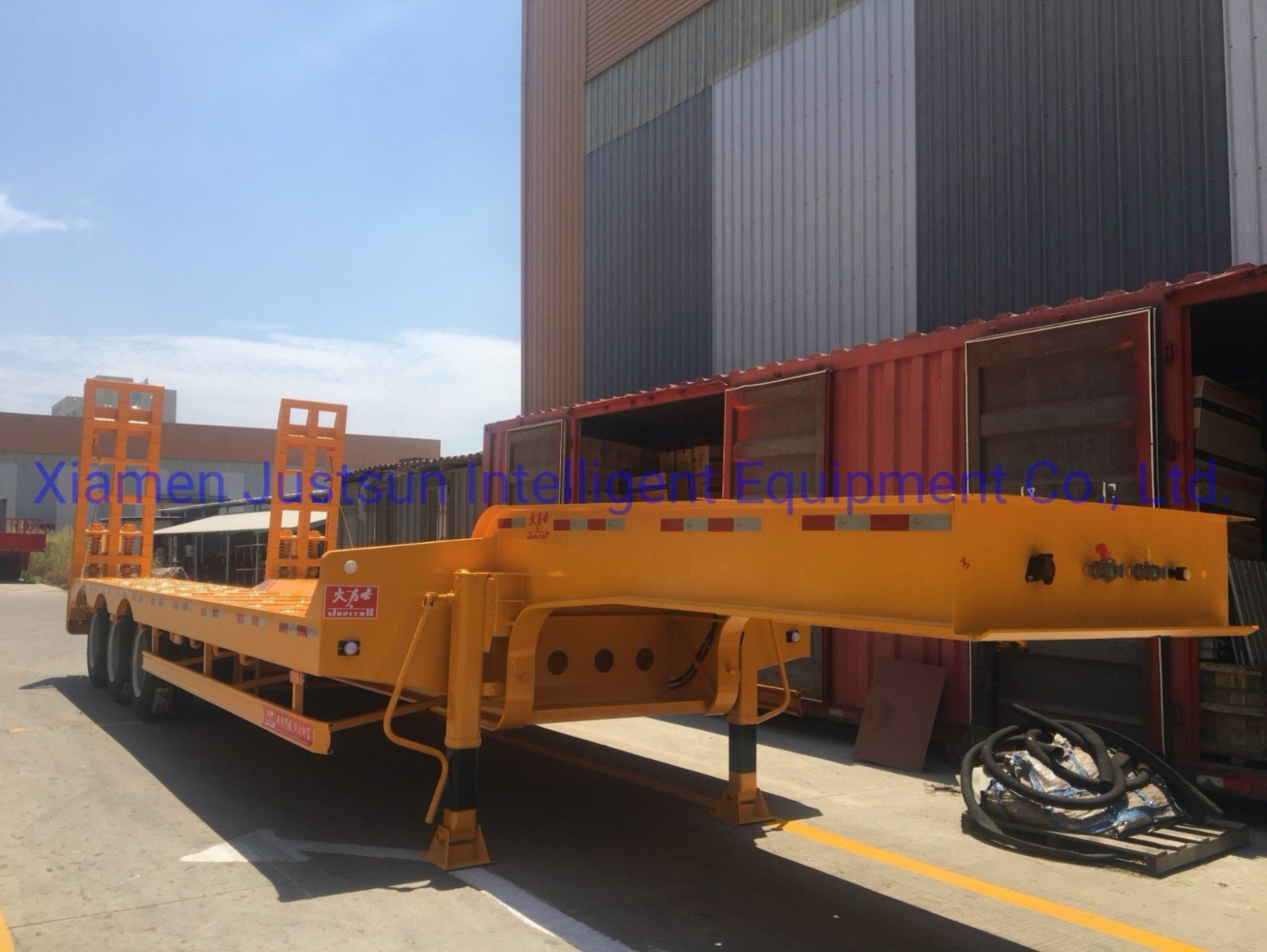 Heavy Duty Low Bed Semi Trailer with 50-120 Tons Payload