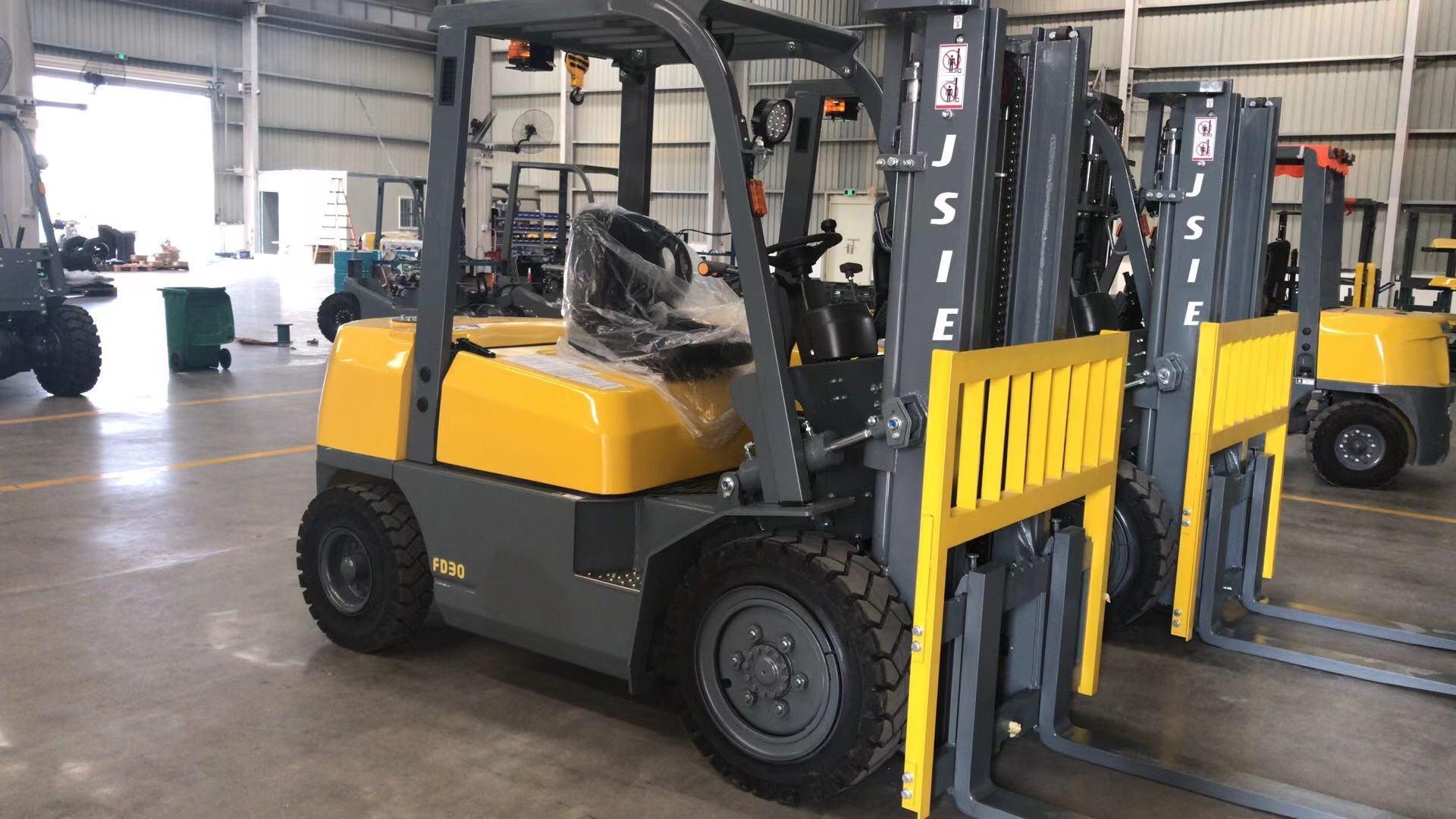 2-6 Ton Diesel Forklift with Japanese Engine Isuzu