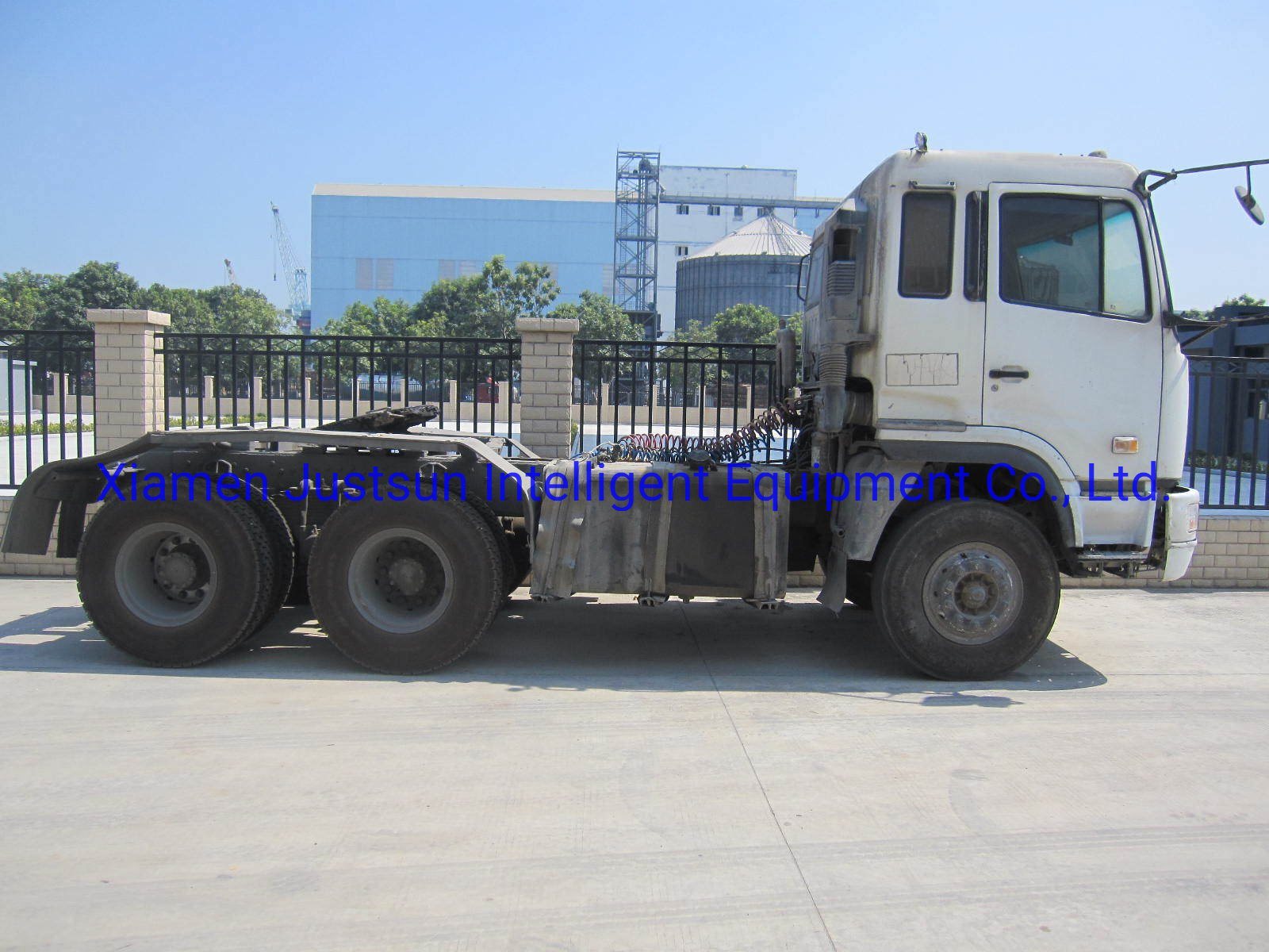 Hot Sale Factory Supply Sinotruk HOWO Truck Tractor with 10 Wheelers, 371HP