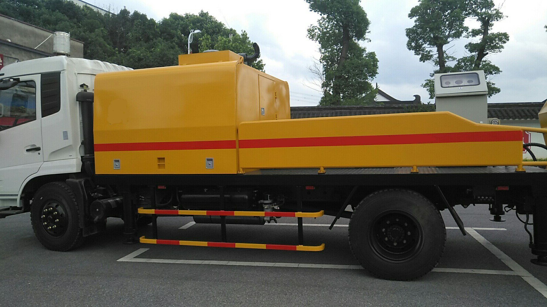 4X2 Pump Truck with Euro 4 Emission Standard