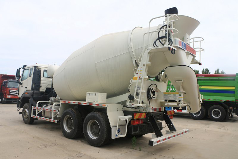 Sinotruk Hohan 6X4 10m3 Concrete Mixer Truck. 